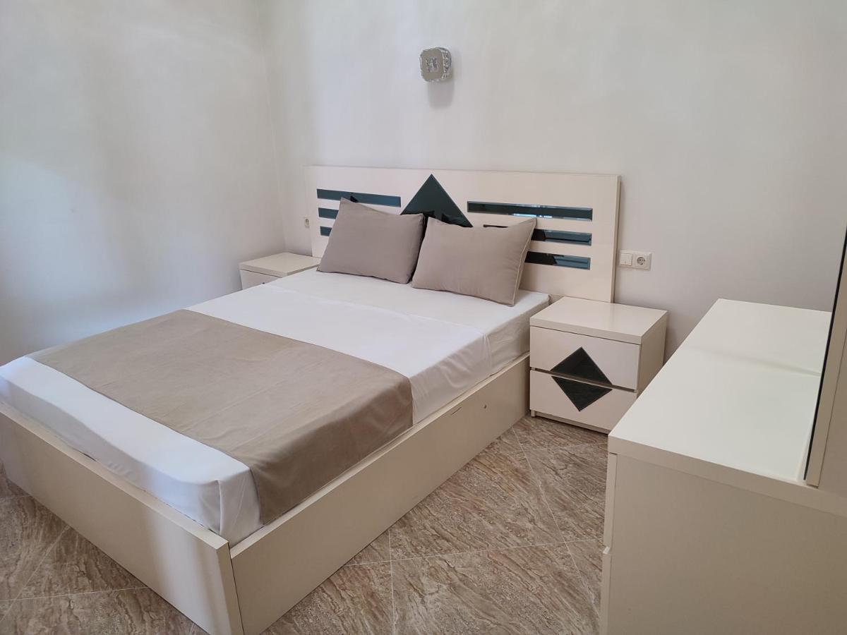G&L Apartments Tbilisi Buitenkant foto